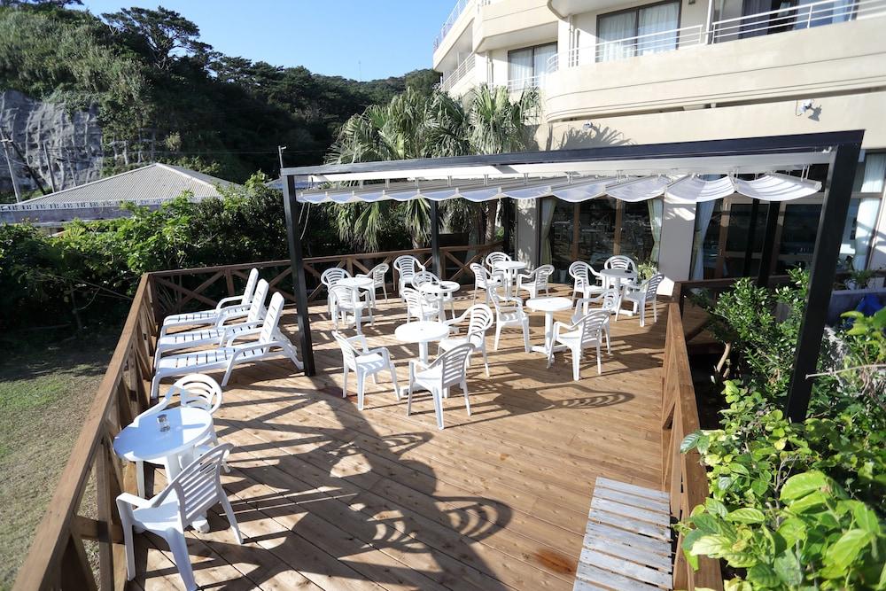 Kerama Beach Hotel Замами Екстериор снимка