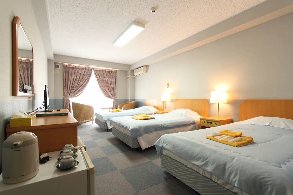 Kerama Beach Hotel Замами Екстериор снимка